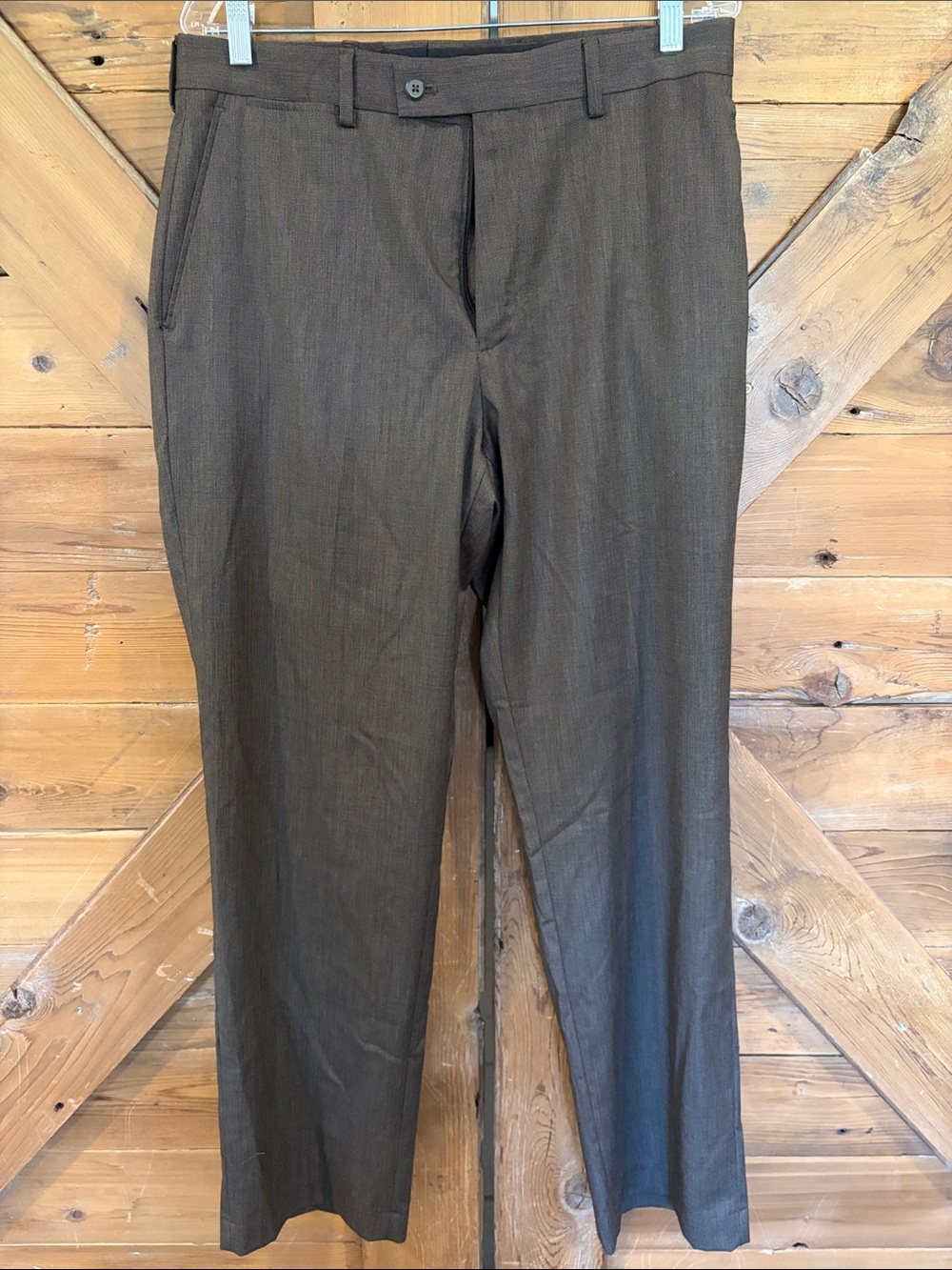 jf j.ferrar Men's Dress Pants in olive green with black embedded